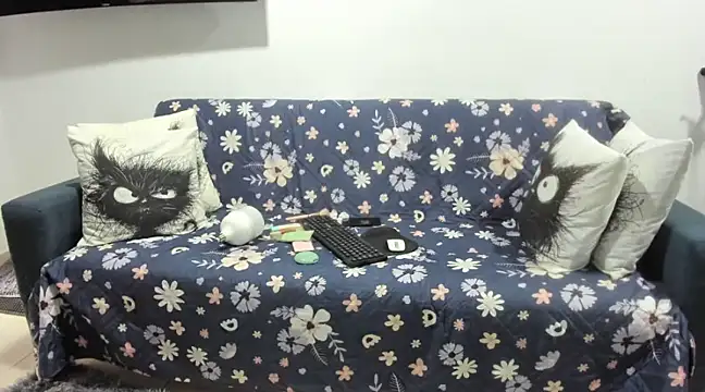 Emma Jnes online show from 12, 3, 2025