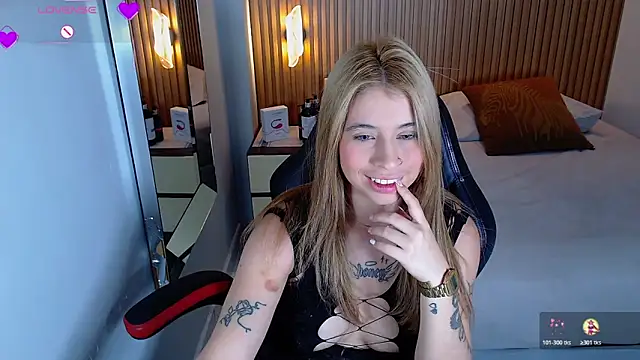 LUCYAMARS1 online show from 1, 11, 2025