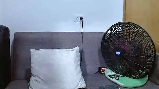 charlotte slut online show from 28, 9, 2025