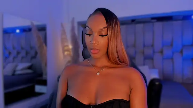 ChaynnaCooper online show from 28, 10, 2025