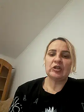 Malichkaanna30 online show from 5, 2, 2025