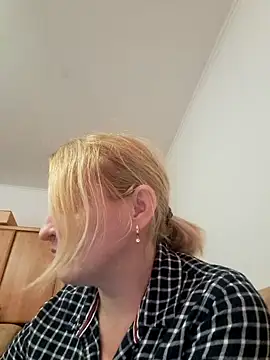 Malichkaanna30 online show from 14, 3, 2025