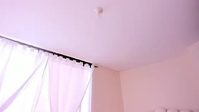 evely coelloo online show from 8, 9, 2025