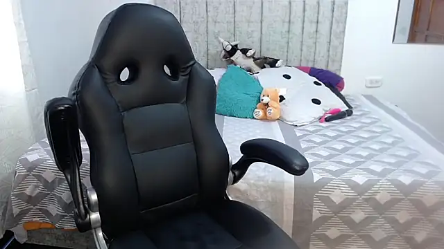 scarlet-foox online show from 9, 1, 2026