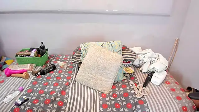 Snapshot of latinasexymoon chatting on 25, 2, 2025 latinasexymoon online show from 25, 2, 2025