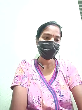 Snapshot of anusiya01 chatting on 5, 1, 2025 anusiya01 online show from 5, 1, 2025