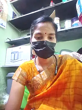 Snapshot of anusiya01 chatting on 5, 1, 2025 anusiya01 online show from 5, 1, 2025