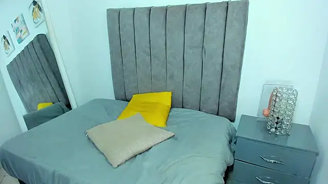 sarah  bigboobs online show from 5, 3, 2025