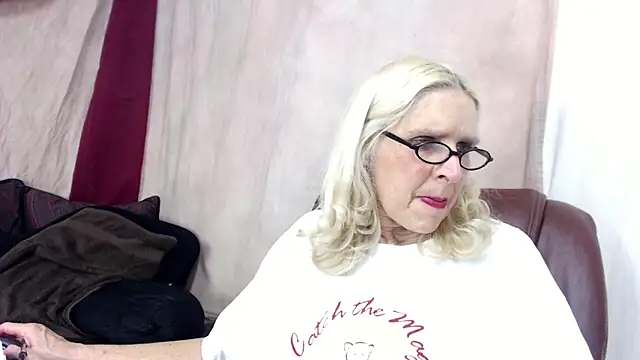 Snapshot of Jean_Saint_Sin chatting on 14, 4, 2026 Jean Saint Sin online show from 14, 4, 2026