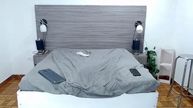 Loony Zion online show from 15, 2, 2025