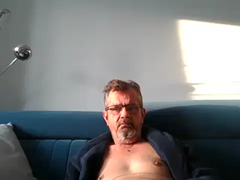 Snapshot of axecoman60 chatting on 17, 2, 2025 axecoman60 online show from 17, 2, 2025