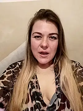 Snapshot of LunikaLunaX chatting on 7, 2, 2025 LunikaLunaX online show from 7, 2, 2025