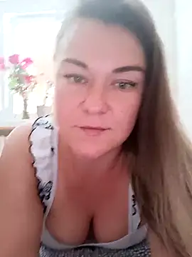 Snapshot of LunikaLunaX chatting on 10, 9, 2025 LunikaLunaX online show from 10, 9, 2025