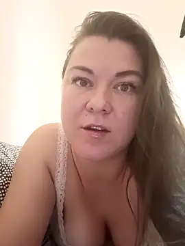 Snapshot of LunikaLunaX chatting on 2, 2, 2026 LunikaLunaX online show from 2, 2, 2026