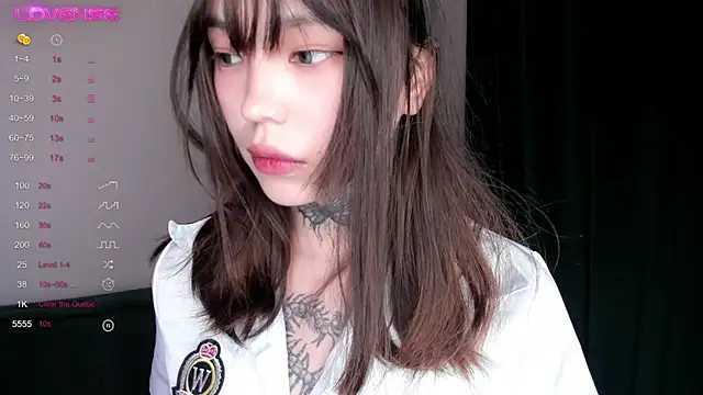 Snapshot of Dark_Ester chatting on 30, 9, 2025 Dark Ester online show from 30, 9, 2025