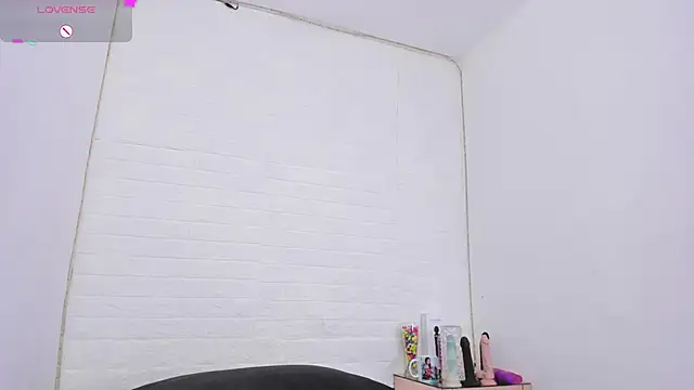 nathally roses online show from 20, 2, 2025