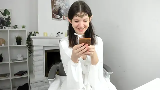 Baby Evalena online show from 5, 11, 2025