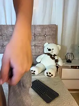 littlemelodi18 online show from 22, 2, 2026