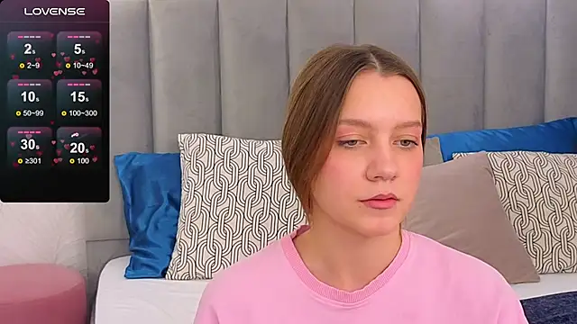 Snapshot of AliceBrayan chatting on 28, 2, 2025 AliceBrayan online show from 28, 2, 2025