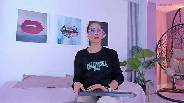 Angela donnato online show from 11, 10, 2025