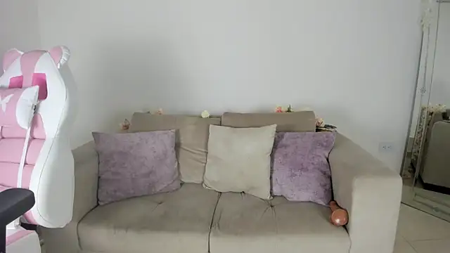 Charlotte cowell sub1  online show from 10, 1, 2025