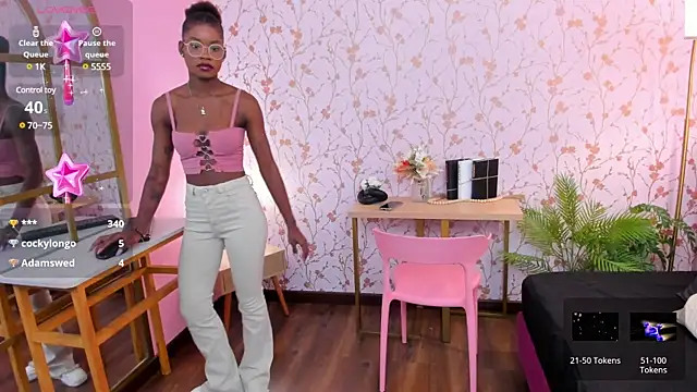 Snapshot of amber-hill chatting on 7, 3, 2025 amber-hill online show from 7, 3, 2025