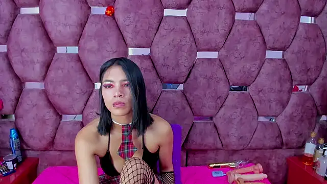 Snapshot of SaraLoveee_ chatting on 19, 12, 2024 SaraLoveee  online show from 19, 12, 2024