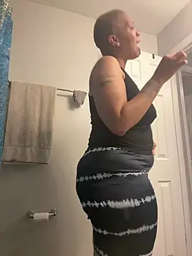 SexyHoneyRedd online show from 17, 6, 2026