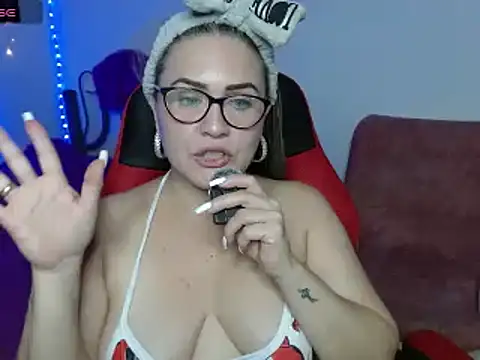 helenca43 online show from 2, 2, 2025