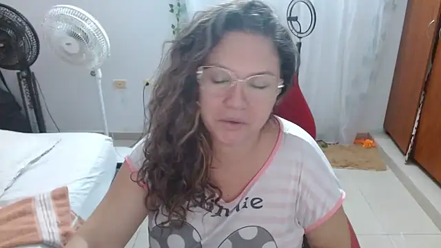 helenca43 online show from 1, 2, 2026