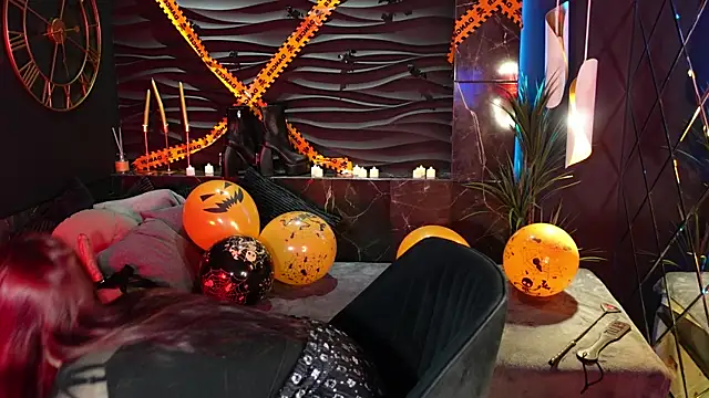 Lily Moonlight online show from 29, 10, 2025