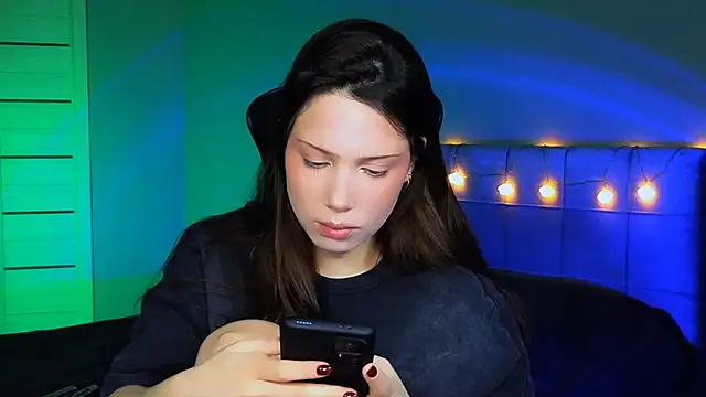 Stacy Gonzales  online show from 10, 12, 2024