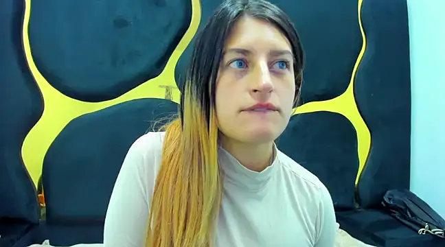 GiaRoussel online show from 12, 2, 2025