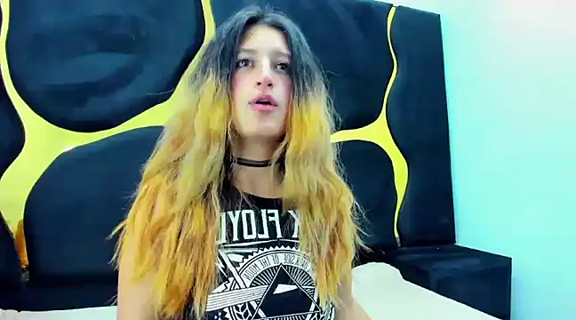 GiaRoussel online show from 15, 2, 2025