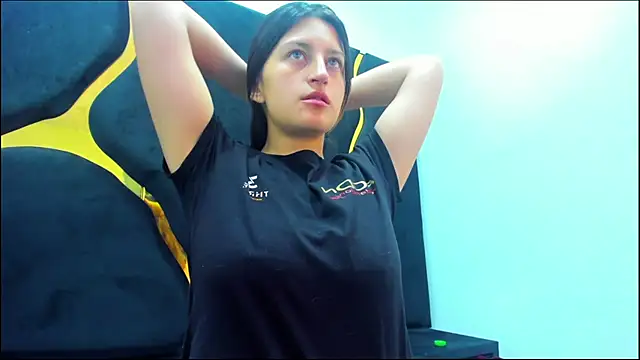 GiaRoussel online show from 25, 2, 2025