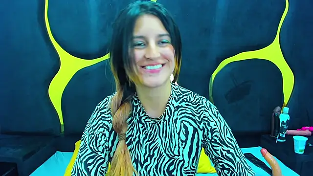 GiaRoussel online show from 6, 3, 2025