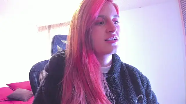 GiaRoussel online show from 18, 4, 2026