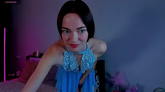 Undertheskin online show from 22, 3, 2025