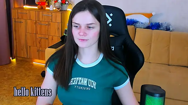 Snapshot of Lora_Cain chatting on 14, 12, 2024 Lora Cain online show from 14, 12, 2024