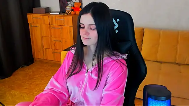 Snapshot of Lora_Cain chatting on 13, 1, 2025 Lora Cain online show from 13, 1, 2025