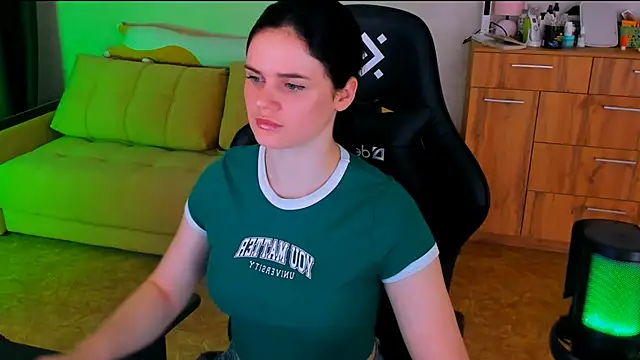 Snapshot of Lora_Cain chatting on 3, 3, 2025 Lora Cain online show from 3, 3, 2025