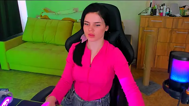 Snapshot of Lora_Cain chatting on 10, 3, 2025 Lora Cain online show from 10, 3, 2025