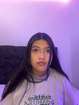 alisson carolina73 online show from 4, 1, 2025