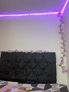 alisson carolina73 online show from 7, 3, 2025