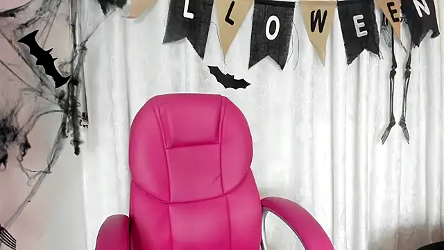 KOURTNEY-- online show from 1, 11, 2025