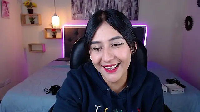 mia aira online show from 18, 2, 2025