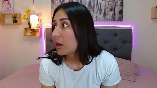 mia aira online show from 17, 9, 2025