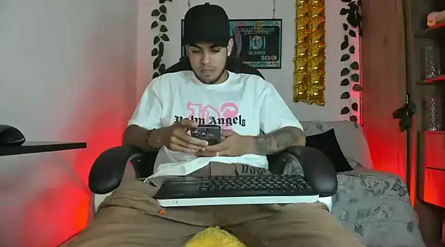 mikee scooth online show from 12, 1, 2025