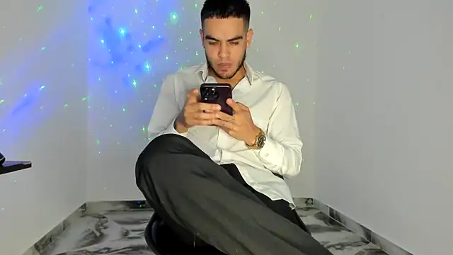 mikee scooth online show from 10, 4, 2026