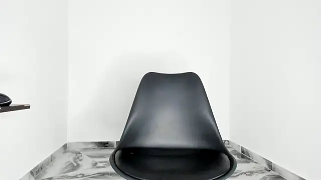 mikee scooth online show from 15, 4, 2026